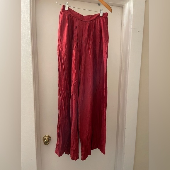 Cellmia Collection Deep Red Wide leg Pants size Medium NWT - Picture 3 of 10